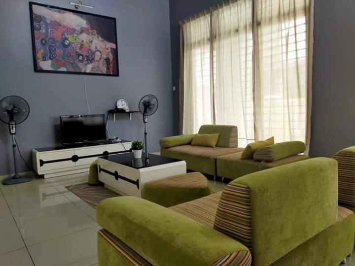 Roomah Homestay Melaka City, Private Pool, Fully Air Conditioning Malacca Exterior photo