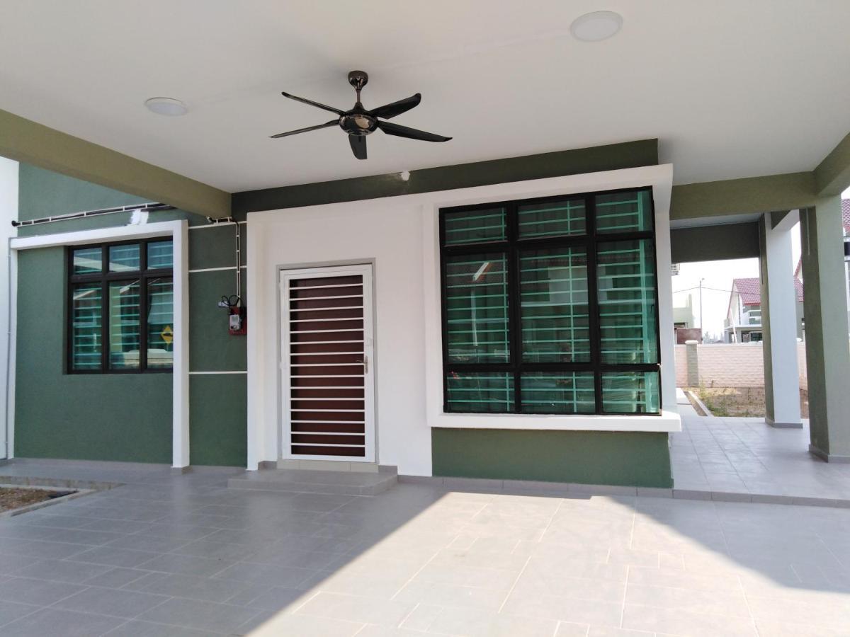 Roomah Homestay Melaka City, Private Pool, Fully Air Conditioning Malacca Exterior photo